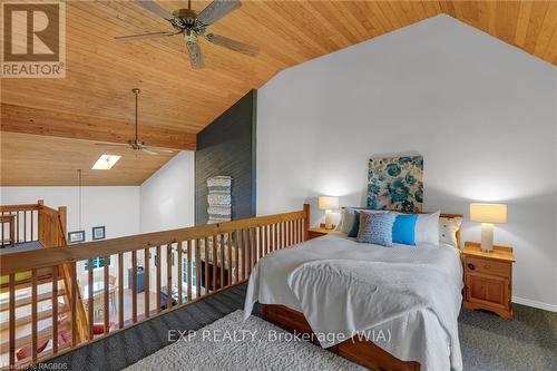 850 Pike Bay Road, Northern Bruce Peninsula, ON - Indoor Photo Showing Bedroom