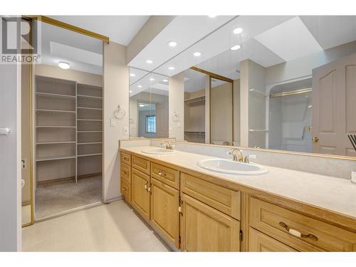 5985 Hespeler Road, Summerland, BC - Indoor Photo Showing Bathroom