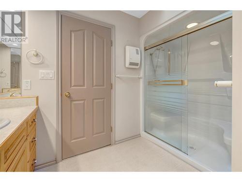 5985 Hespeler Road, Summerland, BC - Indoor Photo Showing Bathroom