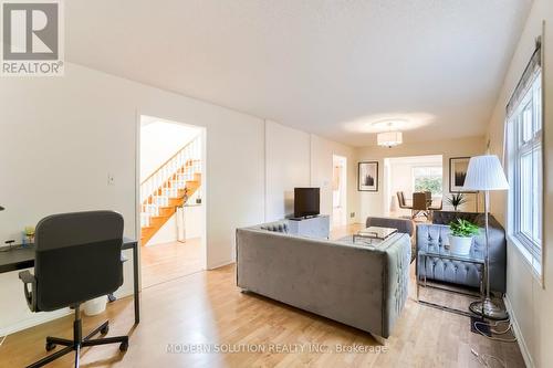 617 Curzon Avenue, Mississauga, ON 