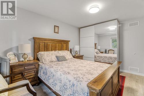 605 Curzon Avenue, Mississauga, ON - Indoor Photo Showing Bedroom