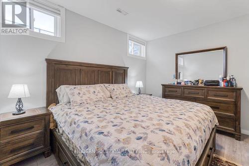 605 Curzon Avenue, Mississauga, ON - Indoor Photo Showing Bedroom