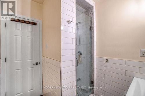 605 Curzon Avenue, Mississauga, ON - Indoor Photo Showing Bathroom