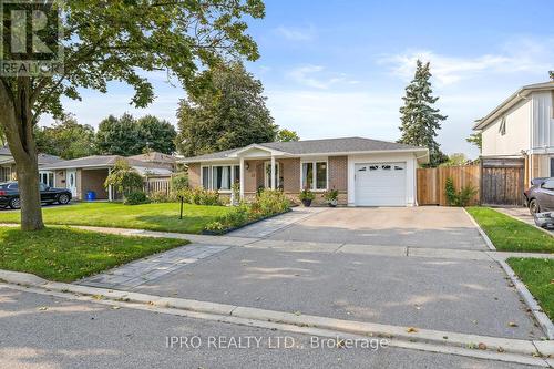 28 Irwin Crescent, Halton Hills, ON - Outdoor With Facade