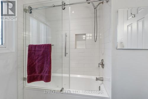 28 Irwin Crescent, Halton Hills, ON - Indoor Photo Showing Bathroom