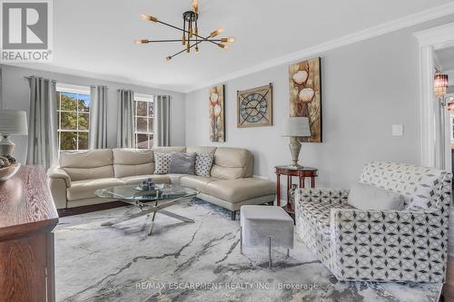 42 Ross Street, Haldimand, ON - Indoor Photo Showing Living Room