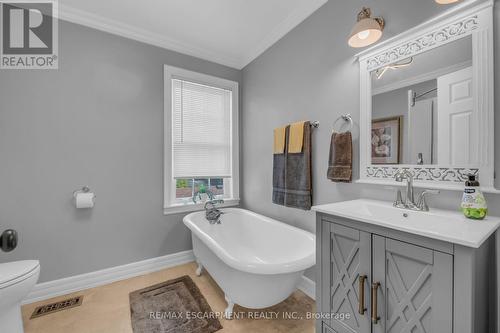 42 Ross Street, Haldimand, ON - Indoor Photo Showing Bathroom