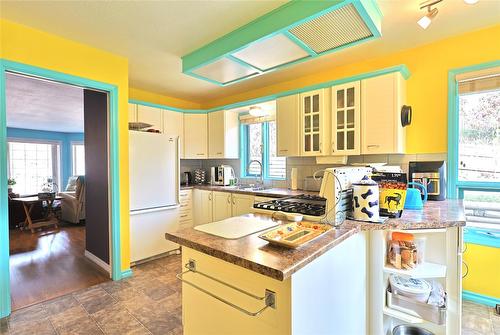 103B Brandlmayr Gate, Princeton, BC - Indoor Photo Showing Kitchen With Double Sink