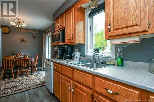 173 Vintage Avenue, Riverview, NB - Indoor Photo Showing Kitchen With Double Sink