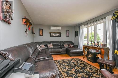 173 Vintage Avenue, Riverview, NB - Indoor Photo Showing Living Room