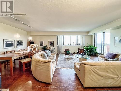 1304 - 260 Heath Street W, Toronto, ON - Indoor Photo Showing Living Room