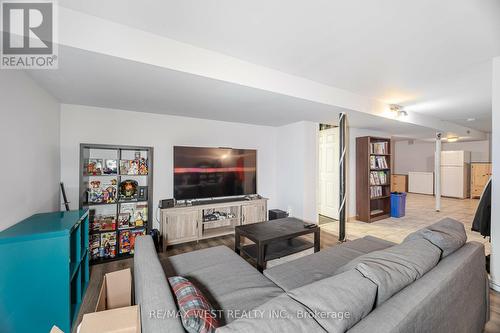 75 Fountainbridge Drive, Caledon, ON - Indoor Photo Showing Living Room