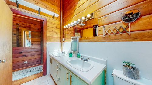 4613 41St Street, Osoyoos, BC - Indoor Photo Showing Bathroom