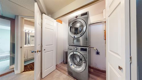 4613 41St Street, Osoyoos, BC - Indoor Photo Showing Laundry Room