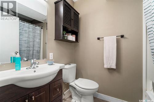 15A & 15B Erixon Place, Clavet, SK - Indoor Photo Showing Bathroom