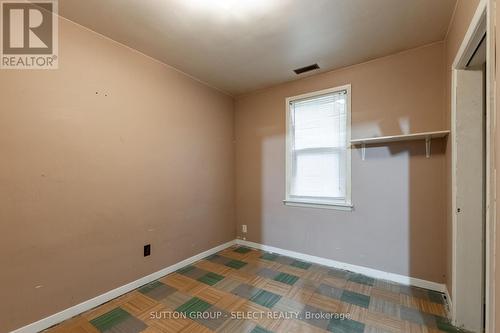 295-297 Metcalfe Street E, Strathroy-Caradoc (Nw), ON - Indoor Photo Showing Other Room