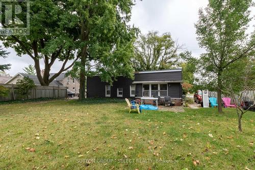 295-297 Metcalfe Street E, Strathroy-Caradoc (Nw), ON - Outdoor With Backyard