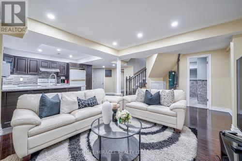 679 Ormond Drive, Oshawa, ON - Indoor Photo Showing Living Room