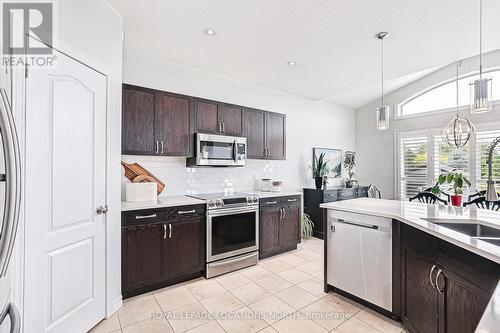 53 Chamberlain Crescent, Collingwood, ON - Indoor Photo Showing Kitchen With Upgraded Kitchen