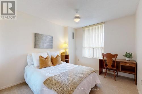 510 - 1535 Lakeshore Road E, Mississauga, ON - Indoor Photo Showing Bedroom