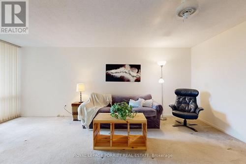 510 - 1535 Lakeshore Road E, Mississauga, ON - Indoor Photo Showing Living Room