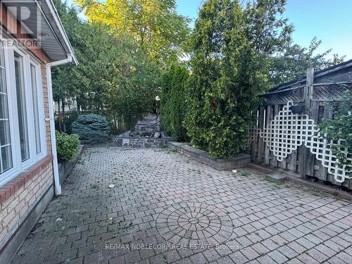 Upper - 515 Louis Drive, Mississauga, ON - Outdoor