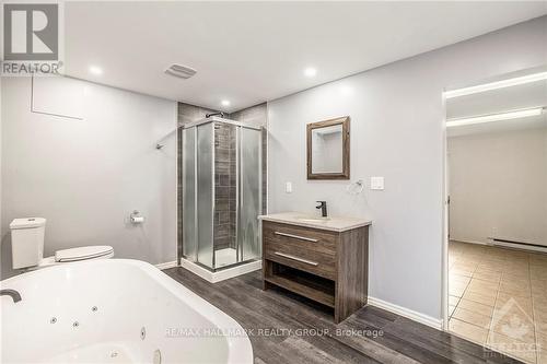 1229 Dwyer Hill Road, Ottawa, ON - Indoor Photo Showing Bathroom