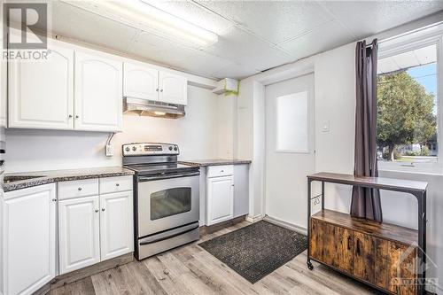 1229 Dwyer Hill Road, Ottawa, ON - Indoor Photo Showing Kitchen