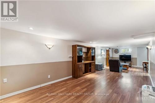 5003 Thunder Road, Ottawa, ON - Indoor Photo Showing Living Room