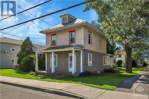 211 St-Philippe Street, Alfred And Plantagenet, ON - Outdoor With Facade