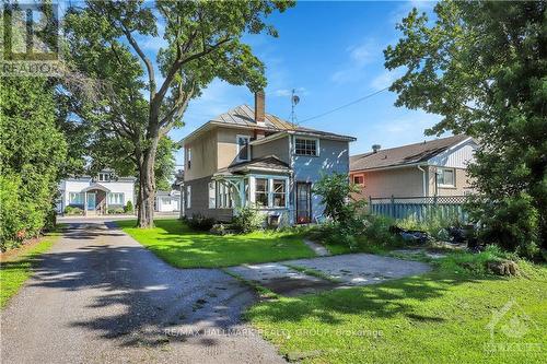 211 St-Philippe Street, Alfred And Plantagenet, ON - Outdoor With Facade