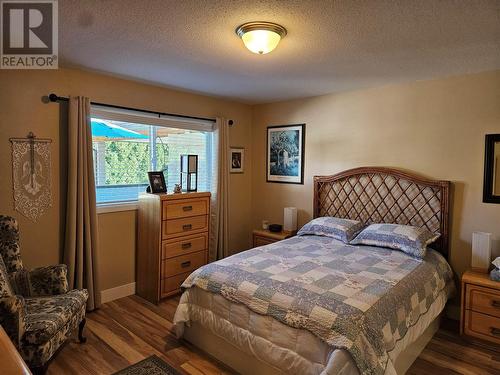 3038 Orchard Drive Unit# 2, Keremeos, BC - Indoor Photo Showing Bedroom