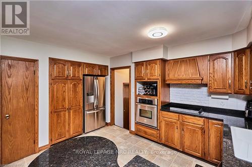 27 Walts Street, Welland, ON - Indoor Photo Showing Kitchen With Double Sink