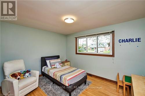 27 Walts Street, Welland, ON - Indoor Photo Showing Bedroom