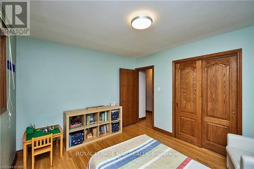 27 Walts Street, Welland, ON - Indoor Photo Showing Bedroom