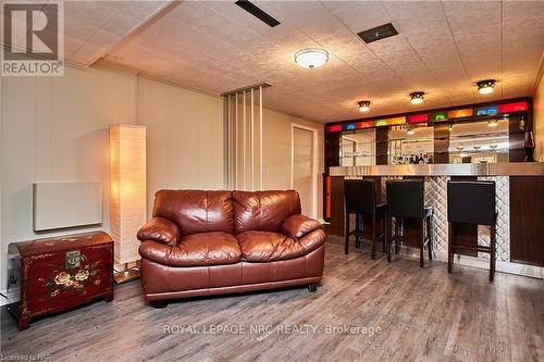 27 Walts Street, Welland, ON - Indoor Photo Showing Living Room