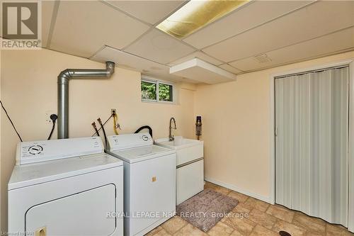 27 Walts Street, Welland, ON - Indoor Photo Showing Laundry Room