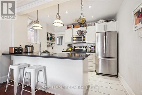 338 St Clair Avenue E, Toronto, ON - Indoor Photo Showing Kitchen With Upgraded Kitchen