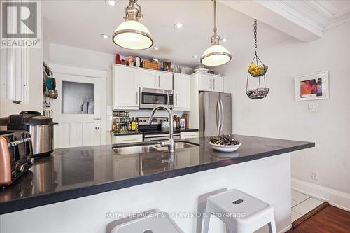 338 St Clair Avenue E, Toronto, ON - Indoor Photo Showing Kitchen With Double Sink With Upgraded Kitchen