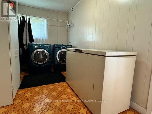 464 Cedar Street S, Timmins, ON - Indoor Photo Showing Laundry Room