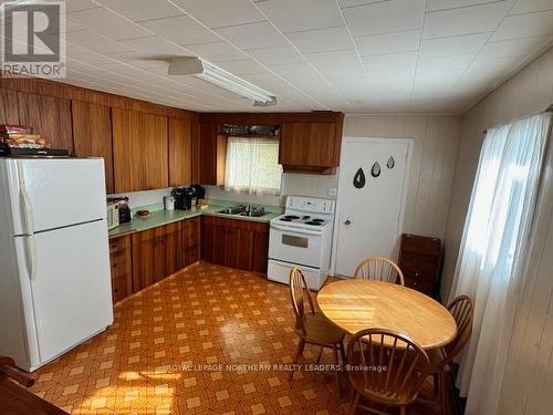 464 Cedar Street S, Timmins, ON - Indoor Photo Showing Kitchen With Double Sink