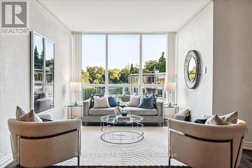 Ph9 - 3800 Yonge Street, Toronto, ON - Indoor Photo Showing Living Room