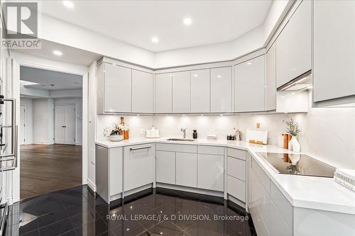 Ph9 - 3800 Yonge Street, Toronto, ON - Indoor Photo Showing Kitchen With Upgraded Kitchen