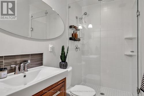 66 Auburn Street, Peterborough (Ashburnham), ON - Indoor Photo Showing Bathroom