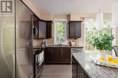 14 - 4165 Upper Middle Road, Burlington, ON - Indoor Photo Showing Kitchen With Upgraded Kitchen