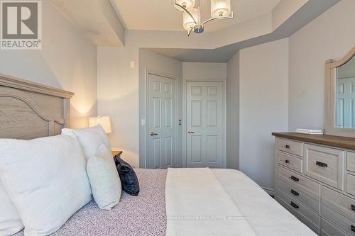 2514 - 100 Burloak Drive, Burlington, ON - Indoor Photo Showing Bedroom