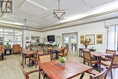 2514 - 100 Burloak Drive, Burlington, ON - Indoor Photo Showing Dining Room