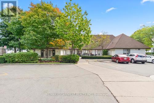 2514 - 100 Burloak Drive, Burlington, ON - Outdoor