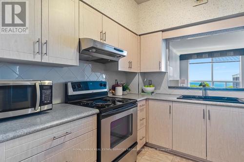 2514 - 100 Burloak Drive, Burlington, ON - Indoor Photo Showing Kitchen