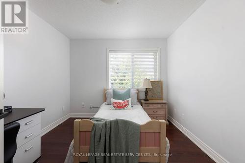 2410 Edgerose Lane, Oakville, ON - Indoor Photo Showing Bedroom